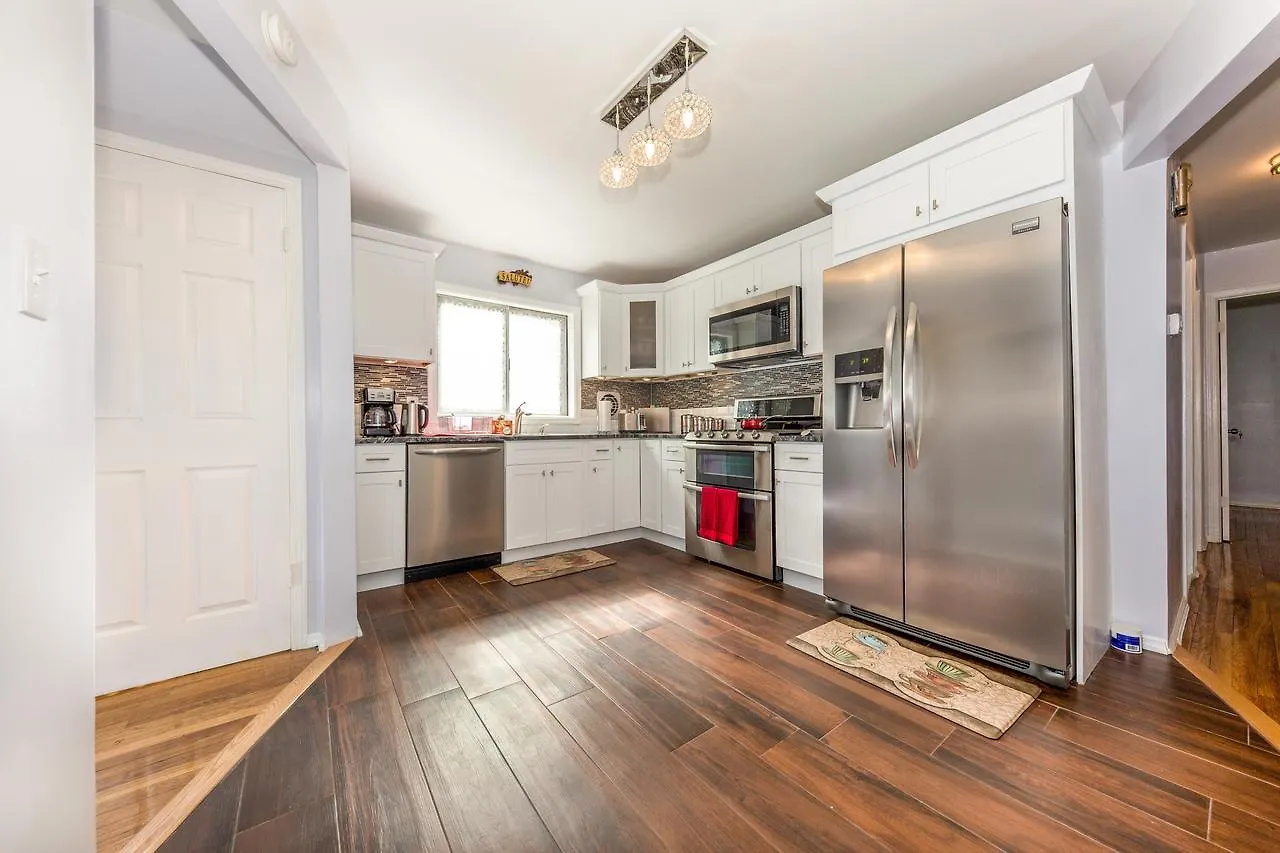 Luxury Close To Ubs Arena And Jfk contacts